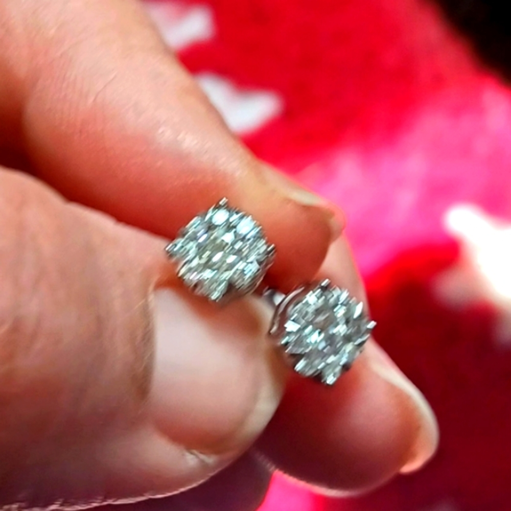 Diamond Stud Earrings in 14K White Gold